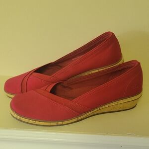 Grasshopper Women's Red Slip-On Shoes